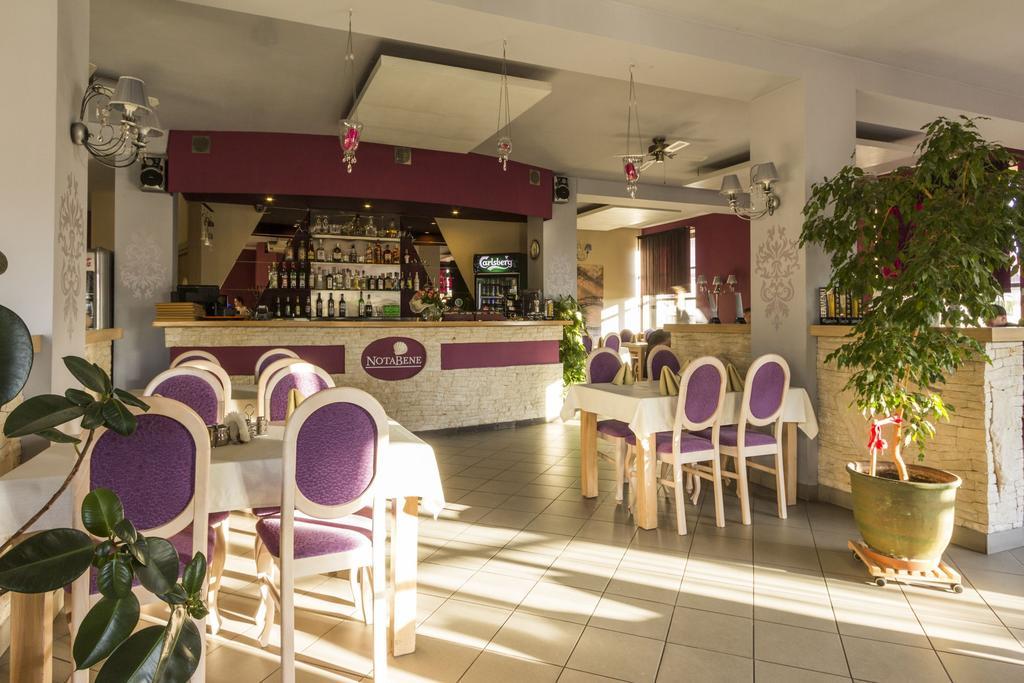 Hotel Notabene Швіднік Екстер'єр фото