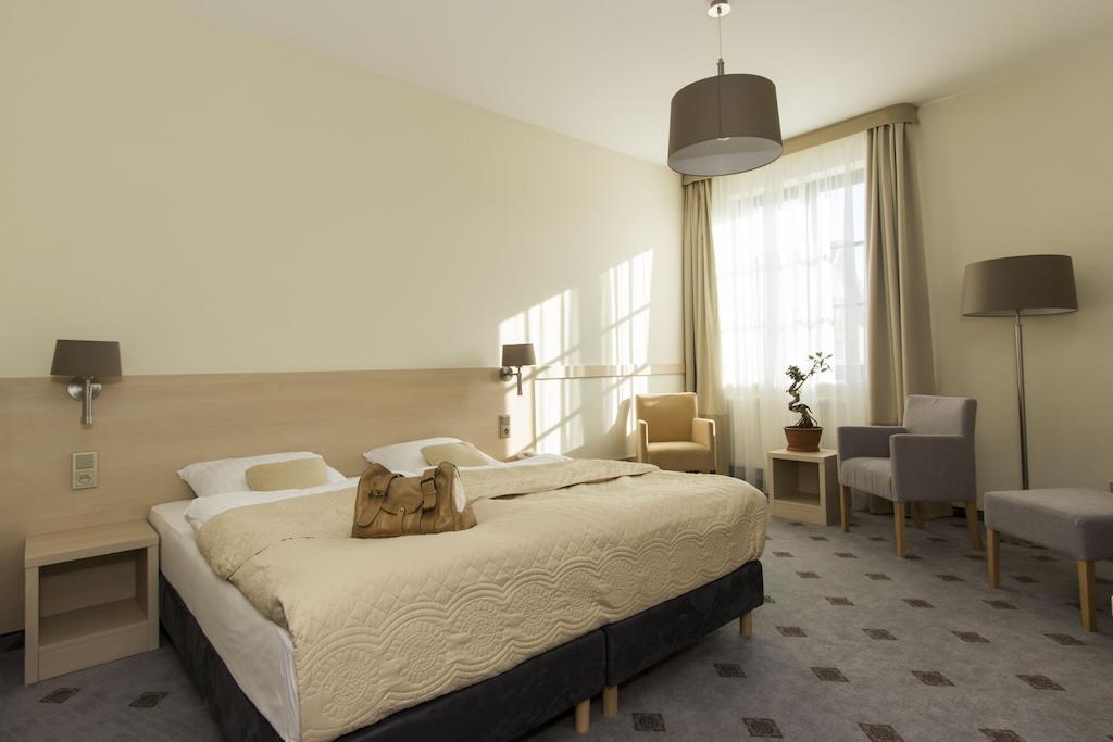Hotel Notabene Швіднік Номер фото