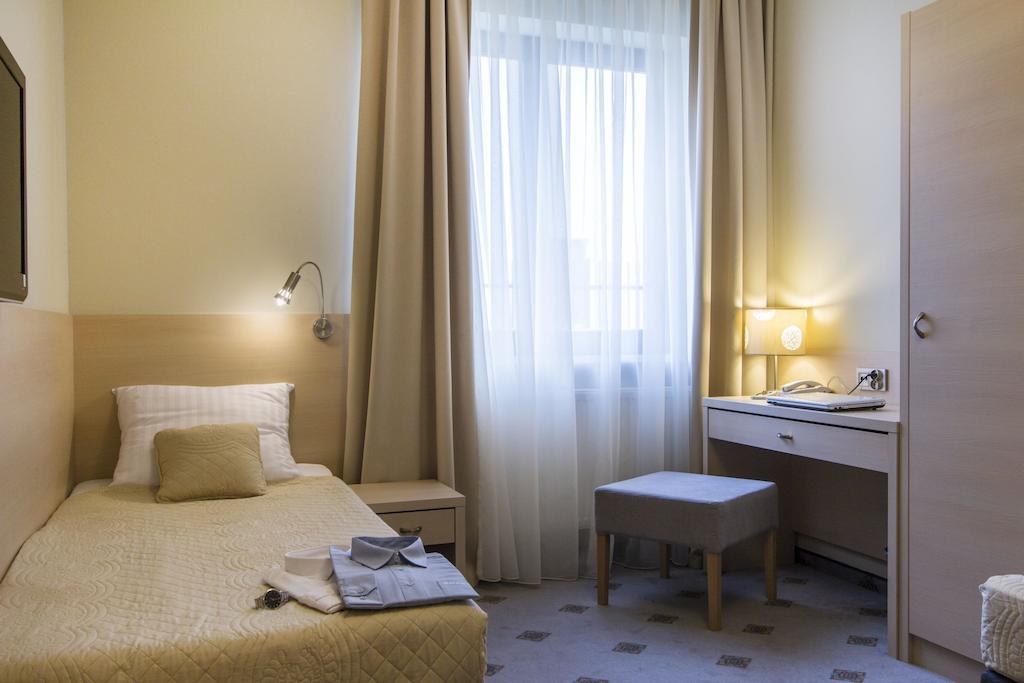 Hotel Notabene Швіднік Номер фото