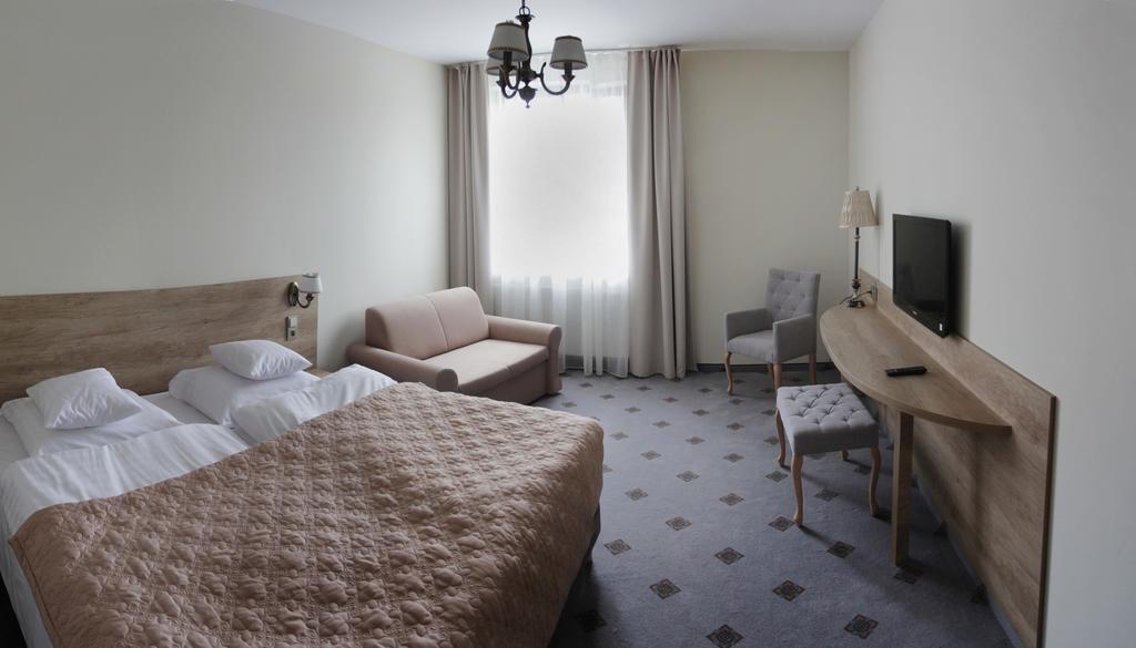 Hotel Notabene Швіднік Екстер'єр фото
