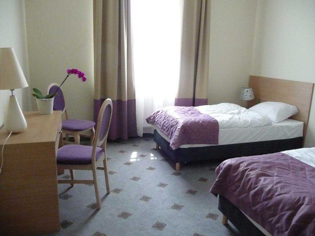 Hotel Notabene Швіднік Номер фото
